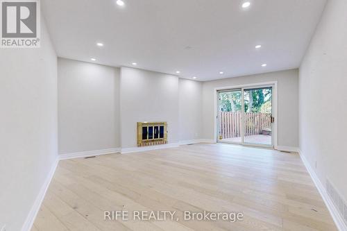 8 Elliotwood Court, Toronto, ON - Indoor Photo Showing Other Room