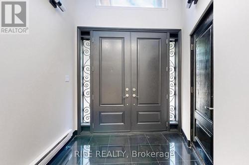 8 Elliotwood Court, Toronto, ON - Indoor Photo Showing Other Room