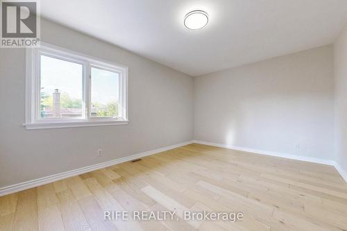 8 Elliotwood Court, Toronto, ON - Indoor Photo Showing Other Room