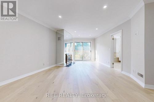 8 Elliotwood Court, Toronto, ON - Indoor Photo Showing Other Room