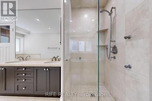 8 Elliotwood Court, Toronto, ON - Indoor Photo Showing Bathroom