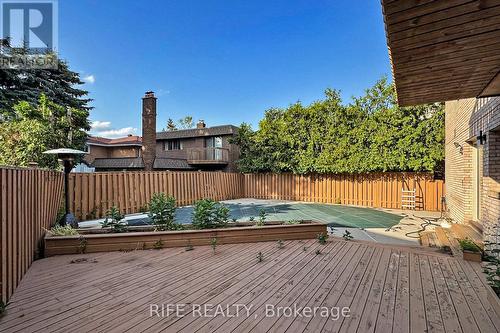 8 Elliotwood Court, Toronto, ON - Outdoor