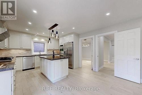 8 Elliotwood Court, Toronto, ON - Indoor Photo Showing Kitchen
