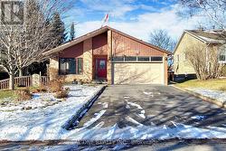 47 LOWE BOULEVARD  Newmarket, ON L3Y 6H1