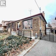 46 WOODLAWN AVENUE  Mississauga, ON L5G 3K6