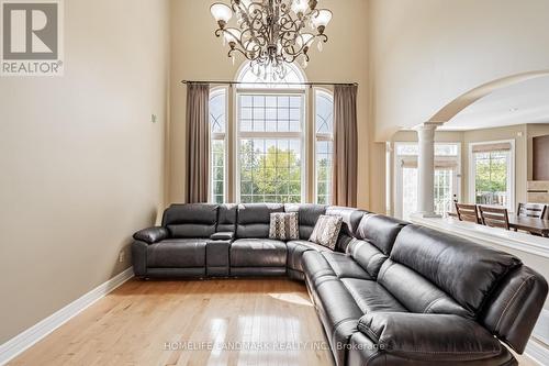 2481 Whistling Springs Crescent, Oakville, ON - Indoor Photo Showing Living Room