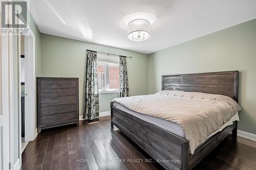 2481 Whistling Springs Crescent, Oakville, ON - Indoor Photo Showing Bedroom