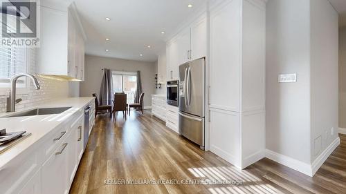 196 Marsellus Drive, Barrie, ON - Indoor Photo Showing Kitchen With Upgraded Kitchen