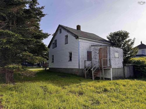 12 Butler Street, Yarmouth, NS 
