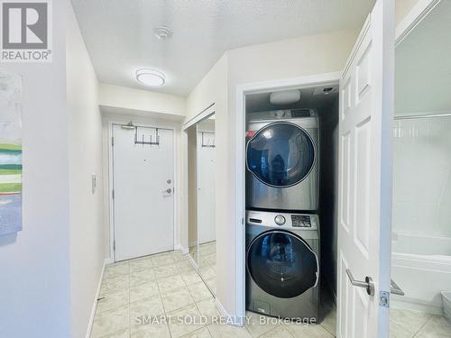 703 - 33 Empress Avenue, Toronto, ON - Indoor Photo Showing Laundry Room