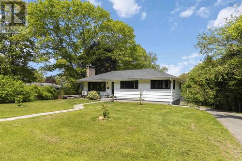 51 Albert Street  Bridgewater, NS B4V 1G7