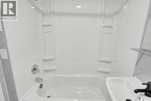 1668 Ottawa Street, Regina, SK - Indoor Photo Showing Bathroom