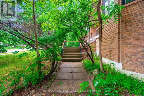 106 Kenpark Avenue, Brampton, ON - Outdoor