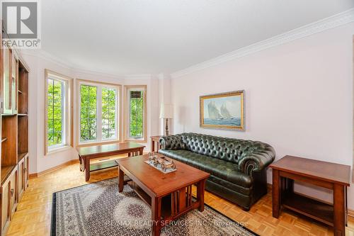 106 Kenpark Avenue, Brampton, ON - Indoor Photo Showing Living Room