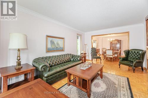 106 Kenpark Avenue, Brampton, ON - Indoor Photo Showing Living Room