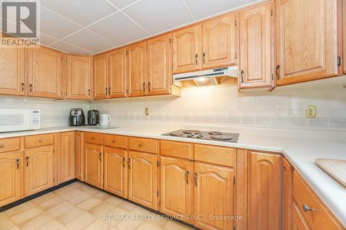 106 Kenpark Avenue, Brampton, ON - Indoor Photo Showing Kitchen