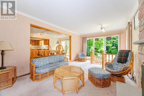 106 Kenpark Avenue, Brampton, ON - Indoor Photo Showing Living Room