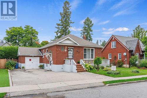 6 HEPBURN AVENUE  Guelph (St. George's), ON N1E 2T3