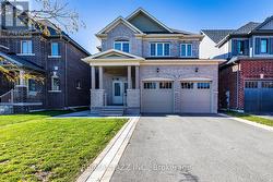 10 THOMAS BIRD STREET  Clarington (Bowmanville), ON L1C 7C9