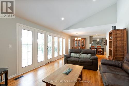 47 Shavian Boulevard, London North (North A), ON - Indoor Photo Showing Living Room