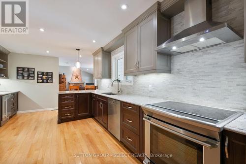 47 Shavian Boulevard, London North (North A), ON - Indoor Photo Showing Kitchen With Upgraded Kitchen