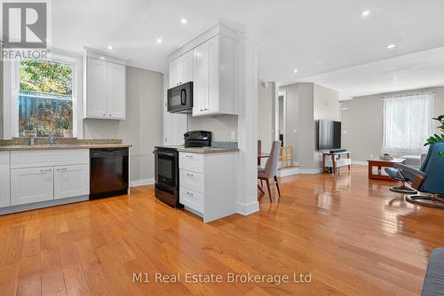 60 Howitt Street, Guelph (St. Patrick'S Ward), ON - Indoor Photo Showing Kitchen
