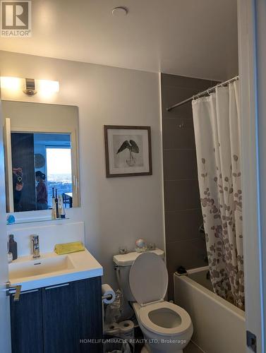 2511 - 225 Sumach Street, Toronto, ON - Indoor Photo Showing Bathroom