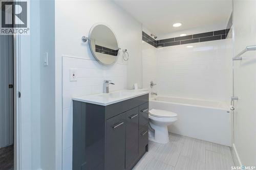 2406 Cairns Avenue, Saskatoon, SK - Indoor Photo Showing Bathroom