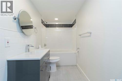 2406 Cairns Avenue, Saskatoon, SK - Indoor Photo Showing Bathroom
