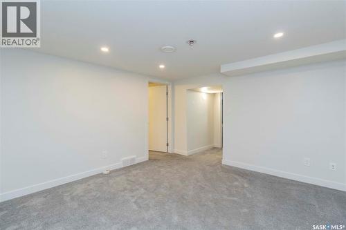 2406 Cairns Avenue, Saskatoon, SK - Indoor