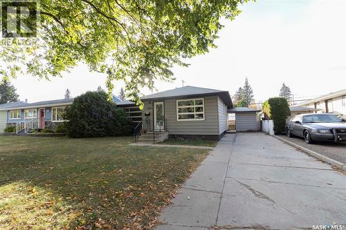 2406 Cairns Avenue, Saskatoon, SK - Outdoor
