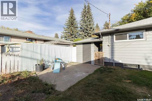 2406 Cairns Avenue, Saskatoon, SK - Outdoor