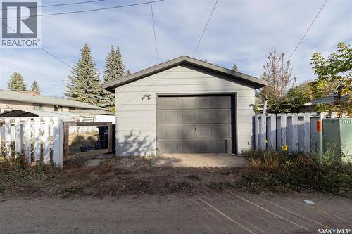 2406 Cairns Avenue, Saskatoon, SK - Outdoor
