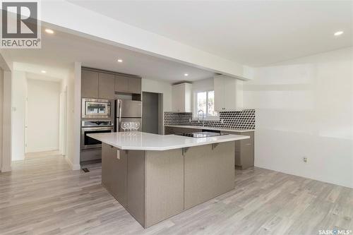 2406 Cairns Avenue, Saskatoon, SK - Indoor Photo Showing Kitchen With Upgraded Kitchen