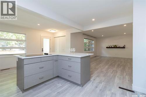 2406 Cairns Avenue, Saskatoon, SK - Indoor Photo Showing Bathroom