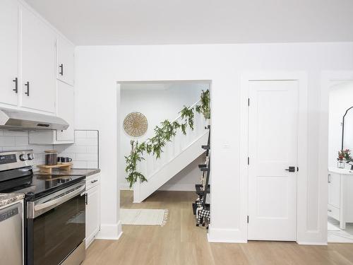 598 Van Norman Street, Thunder Bay, ON - Indoor Photo Showing Kitchen