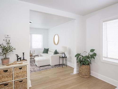 598 Van Norman Street, Thunder Bay, ON - Indoor Photo Showing Other Room