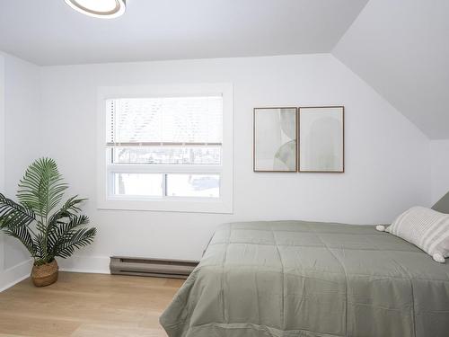 598 Van Norman Street, Thunder Bay, ON - Indoor Photo Showing Bedroom