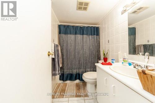 2117 - 35 Trailwood Drive, Mississauga, ON - Indoor Photo Showing Bathroom