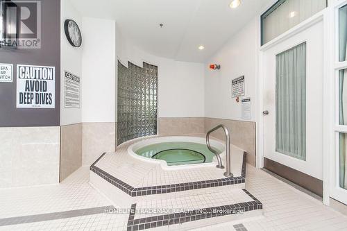 2117 - 35 Trailwood Drive, Mississauga, ON - Indoor Photo Showing Bathroom