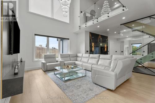 5321 Old Brock Road, Pickering, ON - Indoor Photo Showing Living Room