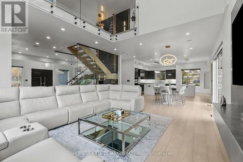 5321 Old Brock Road, Pickering, ON - Indoor Photo Showing Living Room