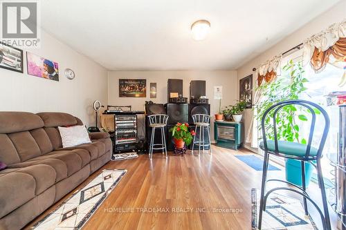 619 Willow Street, Shelburne, ON - Indoor Photo Showing Living Room
