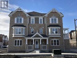 2 BLUEGILL CRESCENT  Whitby, ON L1P 0E4