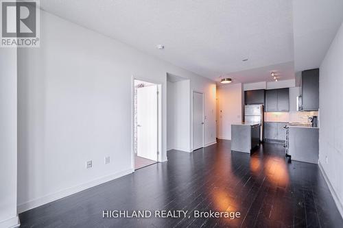 2807 - 360 Square One Drive, Mississauga, ON - Indoor Photo Showing Kitchen