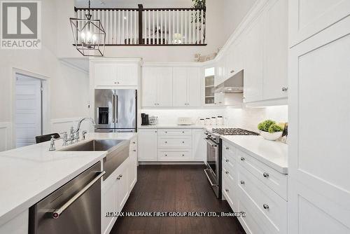 8 Bridges Boulevard, Port Hope, ON - Indoor Photo Showing Kitchen With Upgraded Kitchen