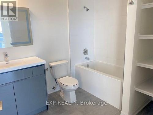 401 - 3028 Creekshore Common, Oakville (Go Glenorchy), ON - Indoor Photo Showing Bathroom