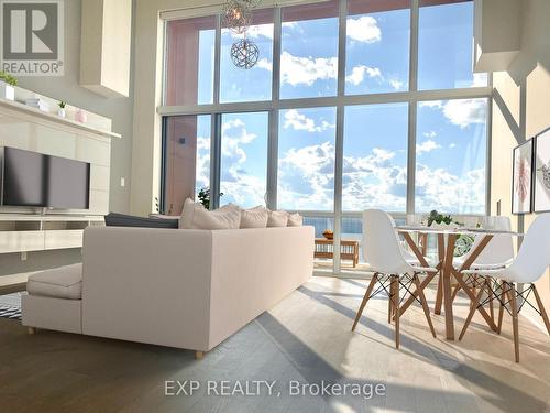 401 - 3028 Creekshore Common, Oakville (Go Glenorchy), ON - Indoor