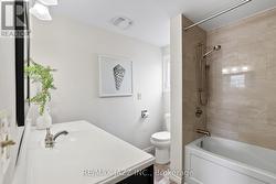 Big 4PC Bathroom - 