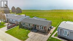 Move-in ready Bungalow backing onto Ontario Lake - 